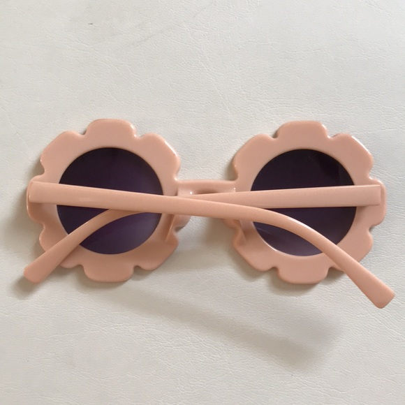 Baby Girl Flower Sunglasses! - Picture 3 of 4